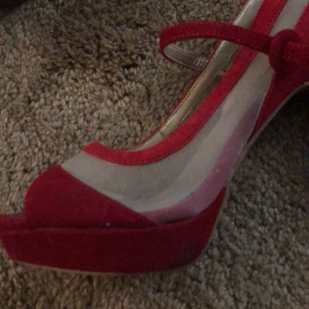 Heels - Picture 2 of 3